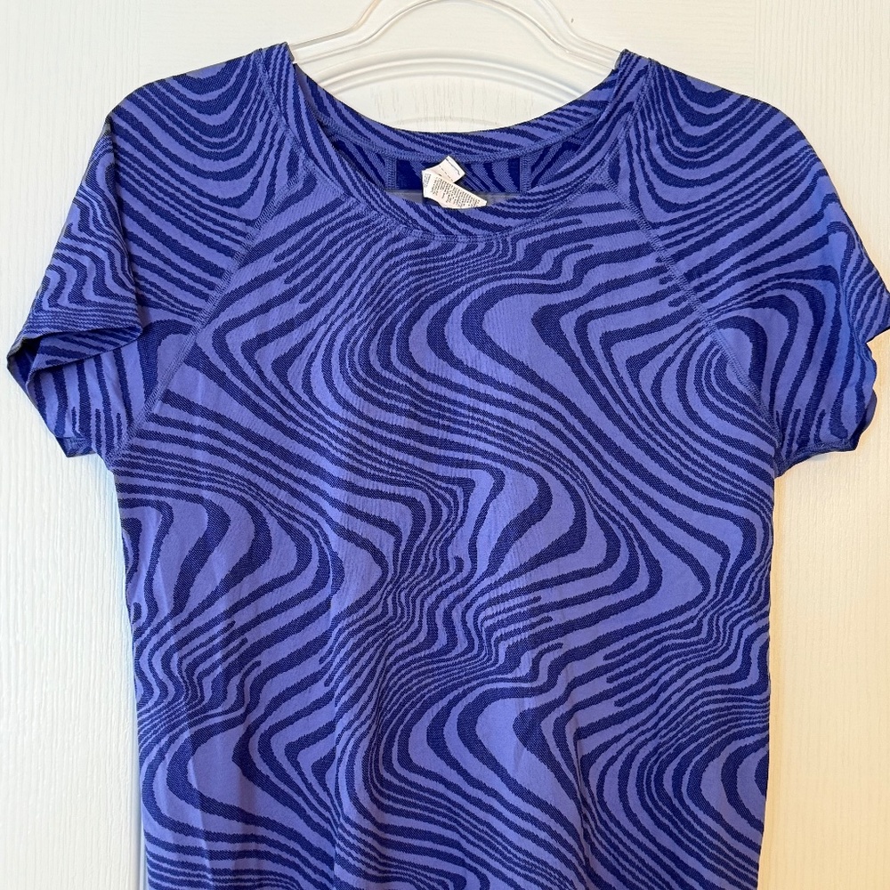 Athleta workout t-shirt